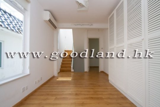 【清水灣家庭村屋出售】寬敞實用佈局・屋況企理