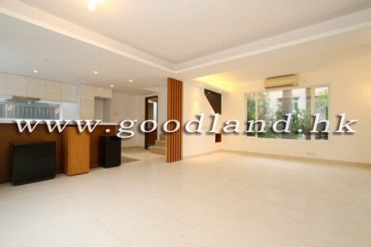 【西貢開揚景觀村屋出售】品味裝修・泊車便利・低密度清幽