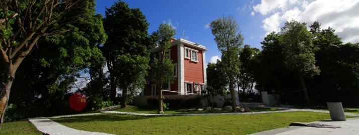 <a href="javascript:popUp('sai-kung-property-004681-E.php','1070','630')">SAI KUNG VILLAGE HOUSE HKD 43.8M  / HKD 168K</a>